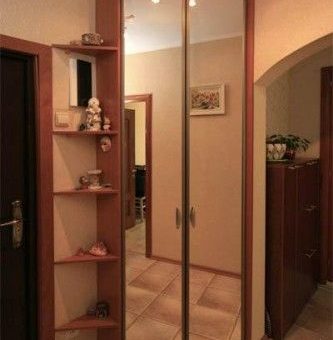 Шкаф угловой в интерьере фото – в комнату, полукруглый, дизайн, наполнение, готовые зеркальные гардеробные