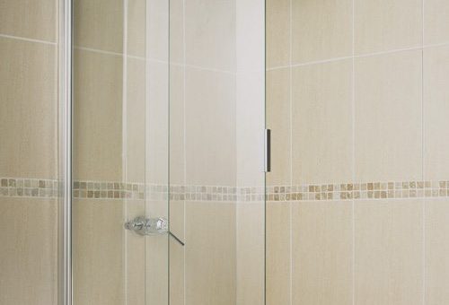 Шторки стеклянные – Стеклянные шторки для ванны — раздвижные, складные и угловые, цена, установка своими руками