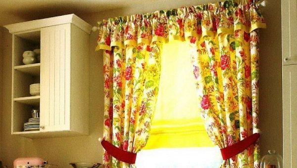 Шторы для кухни тюлевые фото – занавески для кухни, тюль своими руками, дизайн кухонных штор, современные новинки 2018, выкройки штор на люверсах видео