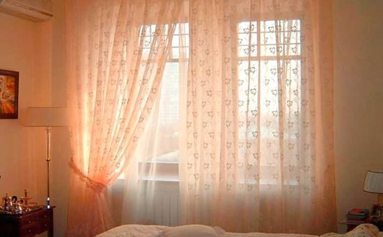 Шторы из вуали для спальни фото – выбор цвета, дизайна, материала, фото тюлевых штор для спальни из органзы, кисеи, сетки, обзор коротких и длинных занавесок