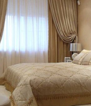 Шторы модные в спальню – дизайн занавески, модные красивые портьеры в белую спальню в стиле «Прованс», двойные светлые шторы