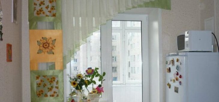 Шторы на кухню фото короткие