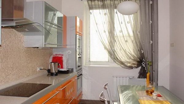 Шторы на кухню коричневые – Как выбрать шторы на кухню, как подобрать цвет штор для: зеленой, красной, сиреневой, коричневой кухни