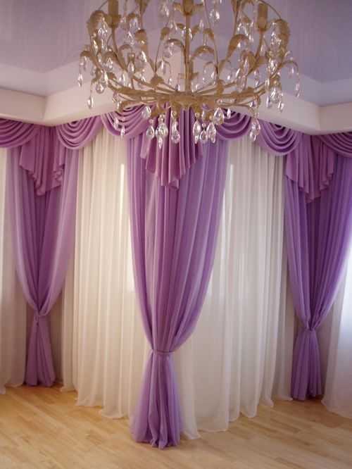 Фиолетовые шторы в интерьере кухни