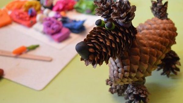 Собака из шишек поделка – Идеи для детских поделок из шишек к году собачки – Ярмарка Мастеров