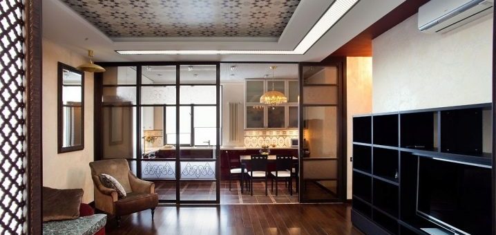 Стеллаж между кухней и гостиной – фото раздвижной стеклянной перегородки, зонирование между залом и кухней, как отделить, снос, дизайн студии, видео