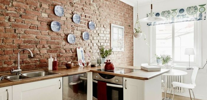Стена на кухне под кирпич фото