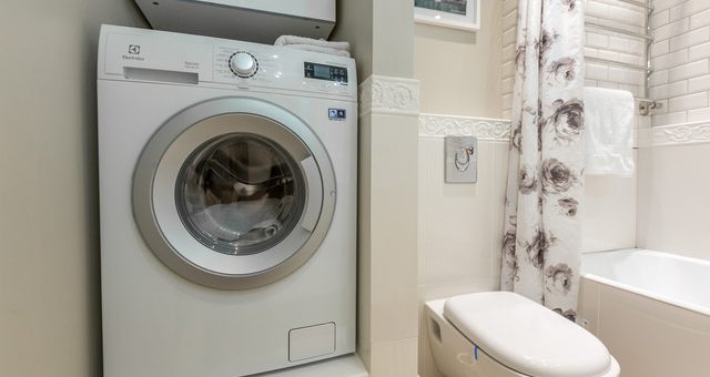 Стиральная машина в шкафу в ванной – Куда поставить стиральную машину в маленькой ванной, 27 идей как разместить стиральную машину на кухне, в ванной, фото интерьеров