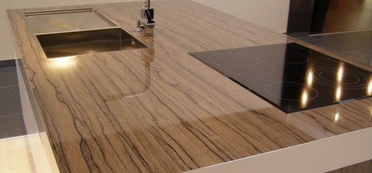 Столешницы кухонные фото – как выбрать, какие виды, как подобрать к цвету плиты, какие варианты рисунков, красивые белые в интерьере, деревянные и мдф, какая практичность древесноволокнистой, описание, видео