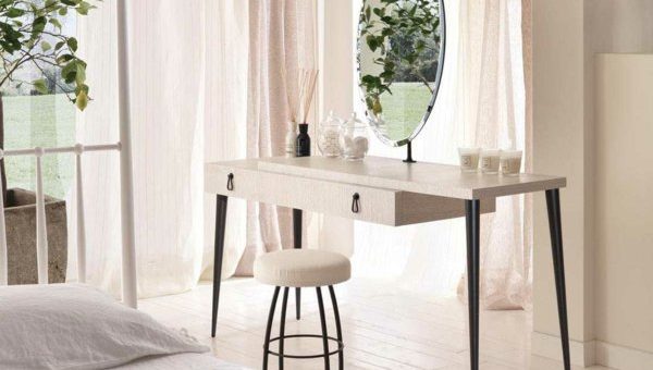 Столик фото – Красивые туалетные столики с зеркалом, 40 фото. Красивые интерьеры и дизайн