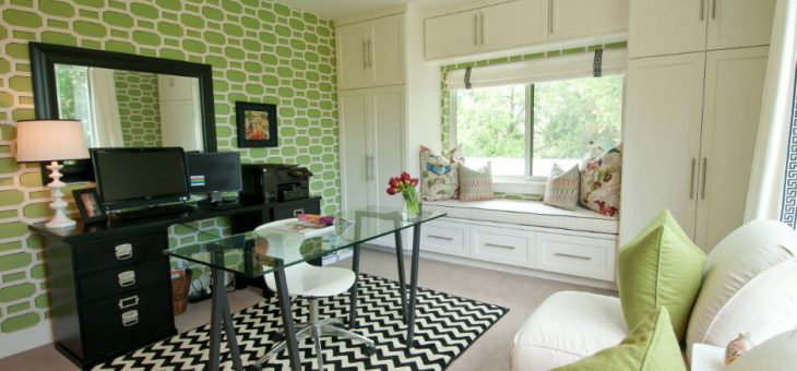 Светло зеленые стены – какие модели подойдут для стен в интерьере спальни, с какими цветами сочетаются полотна темного и светлого оттенка в полоску