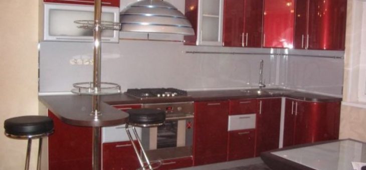 Угловые кухонные гарнитуры с барной стойкой фото