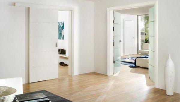 Венге двери в интерьере квартиры – сочетаем оттенок ламината и светлого пола в комнате с обоями и плинтусами, варианты дизайна в интерьере квартиры