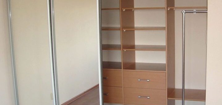 Встроенный шкаф купе в нишу фото – Встраиваемый шкаф-купе (110 фото): выбираем дизайн встроенного шкафа, варианты наполнения: гладильная доска, выдвижные ящики