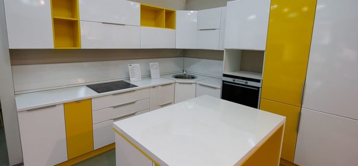 Желтый кухонный гарнитур фото